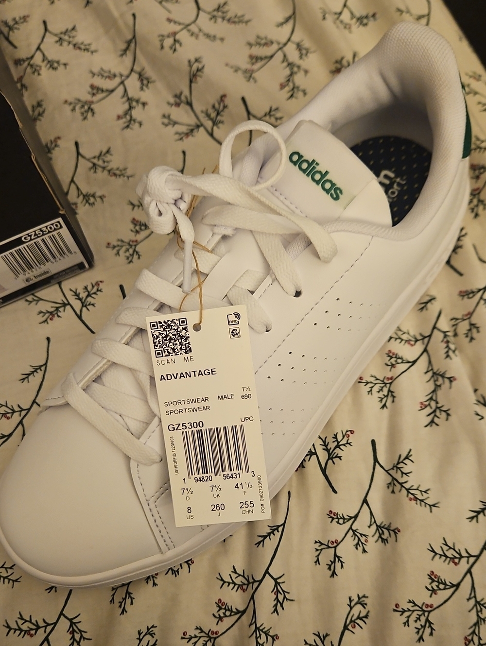 Adidas Mens White Sneakers with Green Logo ADVANTAGE Cloud Foam Comfort Size 8